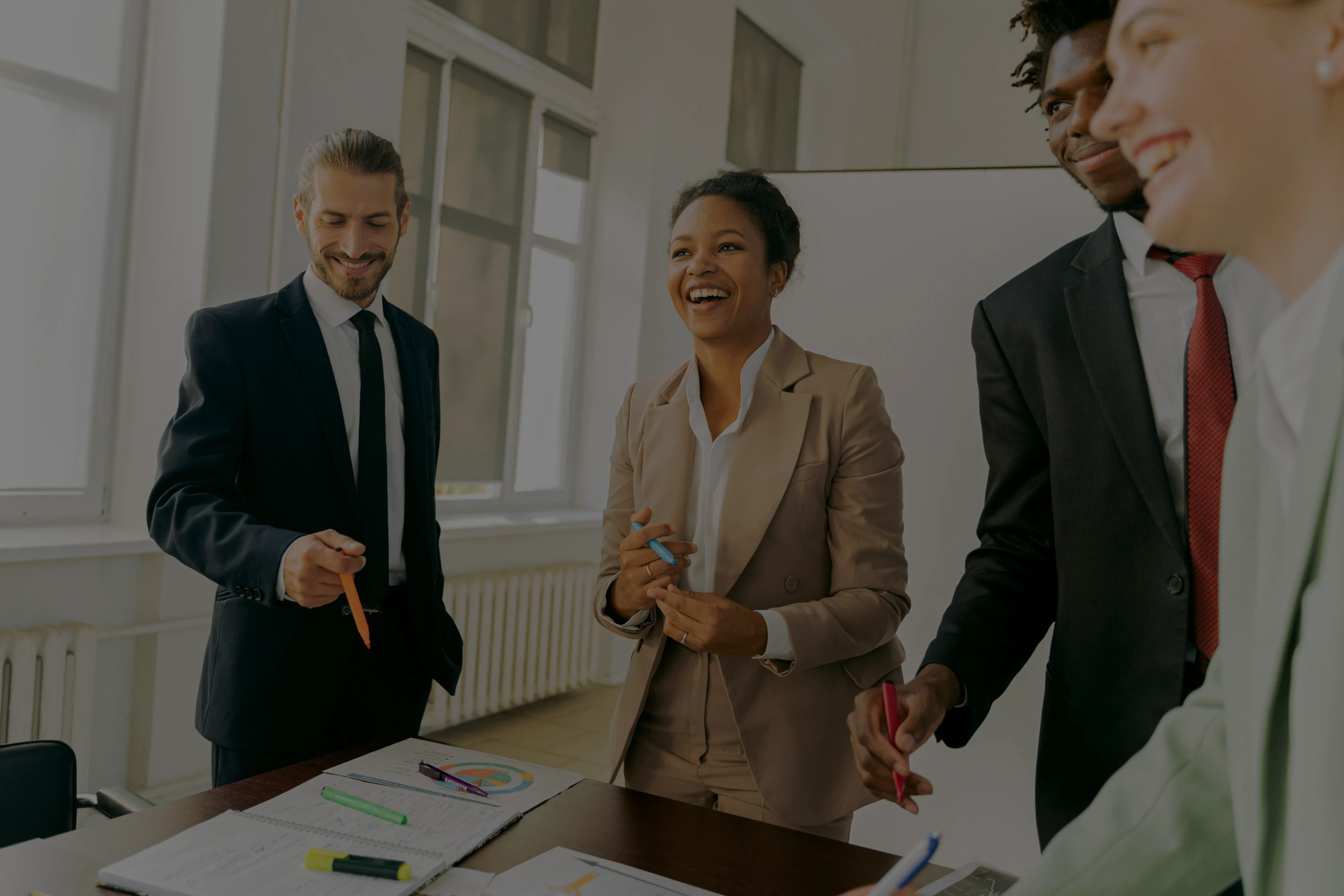 Une équipe en réunion de travail